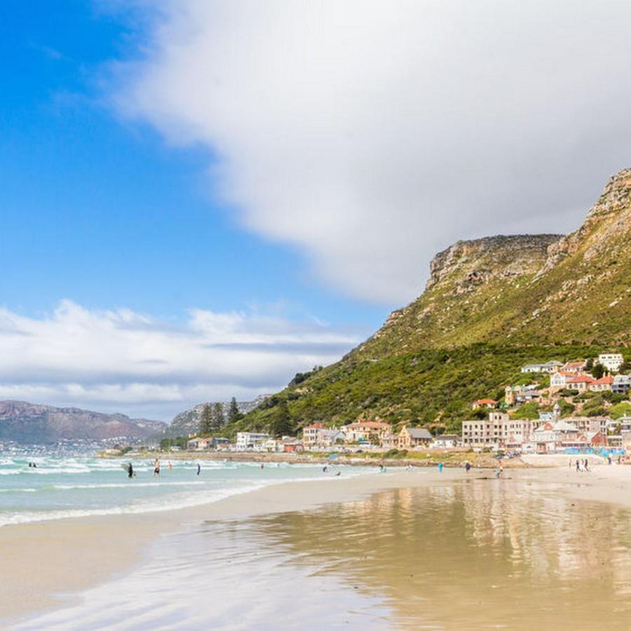 Apartment Beachfront Flat & Mountain View *